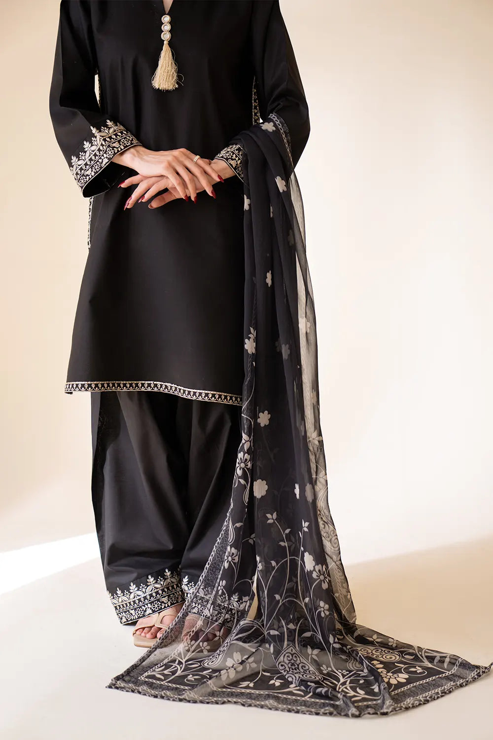 Noir Dupatta